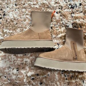 UGG
